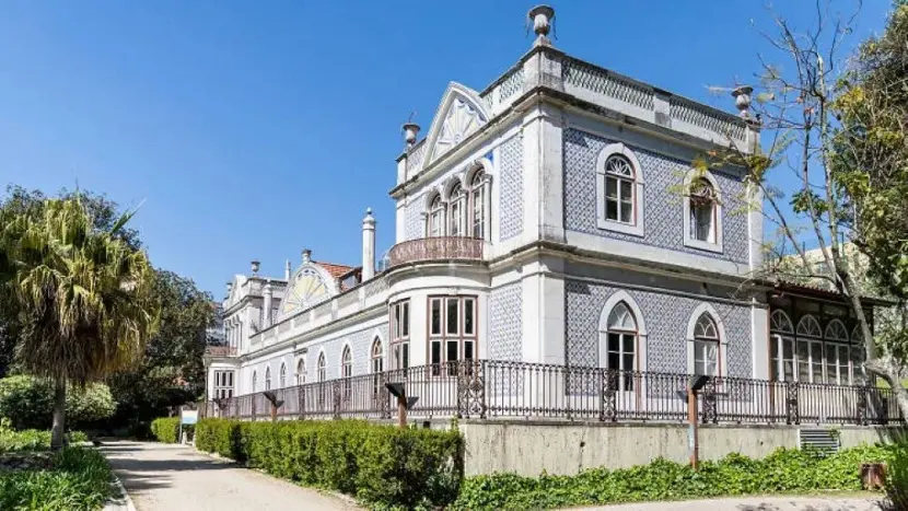 Путешествие по самым жутким местам Европы: от катакомб Парижа до замка Дракулы